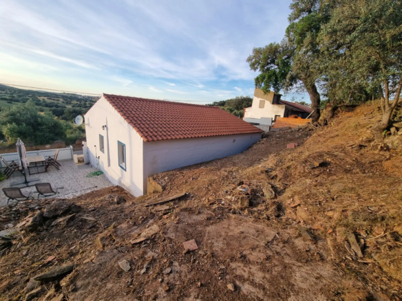 Excellent 2 Bed Bungalow For Sale In Monsaraz Portugal