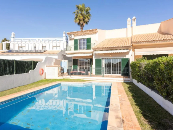 Luxury 3 Bed Villa For Sale in Vilamoura Portugal